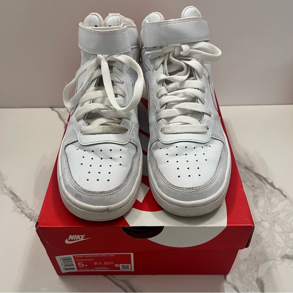 GUC BOYS LITTLE KID COURT BOROUGH 2 MID SNEAKER size 5